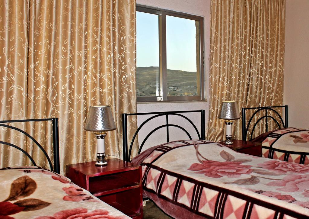 Rocky Mountain Hotel Wadi Musa Exterior photo